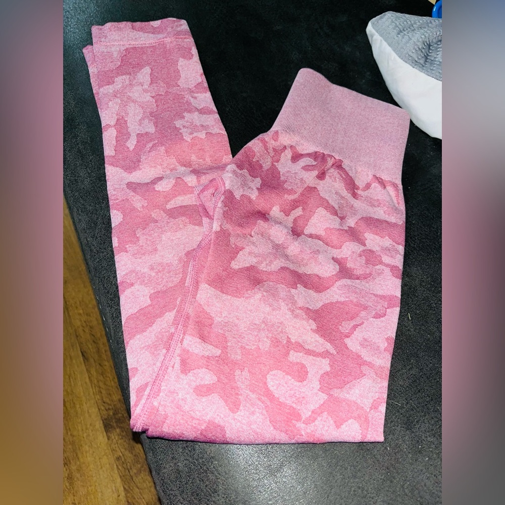 NVGTN camo leggings